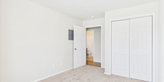 Bright & Spacious 3-Bedroom Apartment Gallery 17