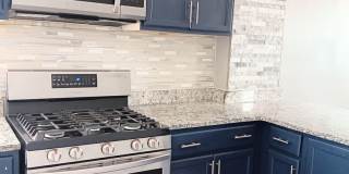 Gorgeous 4 bed, 2 bath located in the Heart of East Chicago Gallery 1
