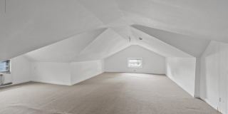 281 19Th Ave, 2nd flr Gallery 14