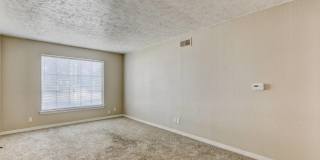 Charming 2-Bedroom Home with Spacious Backyard & Great Location Gallery 24