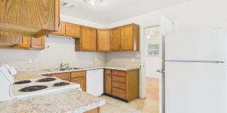 Spacious 4 bedroom rental ~ 4308 S Jackson Gallery 8