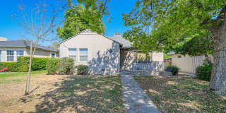 4+2 Downtown Truxtun Ave Charm! Gallery 1