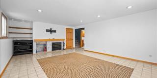 1120 N Brainard Street Gallery 14