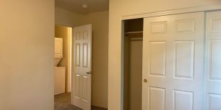 Two Bedroom 3 Bath Duplex-Townhouse in Southwest Medford Gallery 17