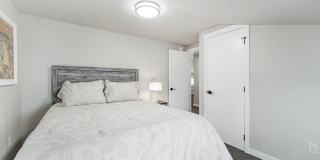 FURNISHED HOUSE! Short or Long Term! Large Newly Renovated Fully Furnished Modern 5 Bedroom Home with 3 Separate Living Rooms! Gallery 20