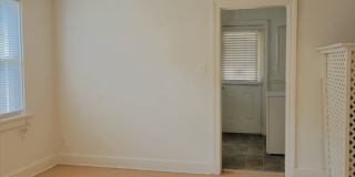 Brick Duplex with 3 bedrooms and 1 bath for rent. Gallery 8
