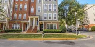 2 LEVEL CONDO WITH 1 CAR GARAGE, DEN/LOFT ON THE BEDROOM LEVEL, VERY OPEN FLOOR Gallery 1