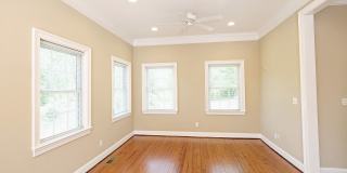 Charming Move-in Ready Downtown Home With Updates Charming Move-in Ready Downtown Home With Updates Gallery 9