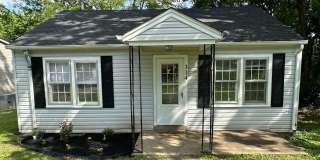 2 Bedroom, 1 Bath House in Columbia! Gallery 1