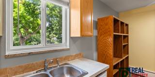 Charming 2 Bed, 1 Bath Condo in Prime Location! Gallery 7