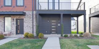 Gorgeous and modern 2 bedroom townhome in the heart of Murfreesboro w/ neighborhood pool, hi-speed internet included! Gallery 1