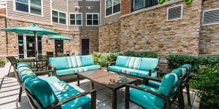 Verde at Howard Square East Gallery 28