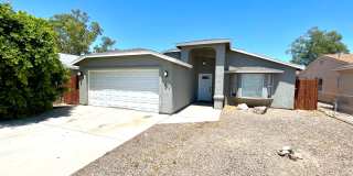 Luxurious Fully Furnished 3 Bedroom Home with Garage! Gallery 3