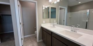 Beautiful Newer 4 Bedroom 3 Bathroom Anthem at Merrill Ranch Home! Gallery 21