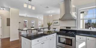 Furnished 2500 sq ft 3 Bed/3 Bath with Parking Gallery 1