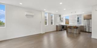 1017 W. Crockett St. Gallery 10