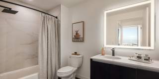 1900 Broadway Gallery 18