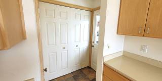 Bayview Condo 2 Bedrooms with Gas Fireplace  - S State St Gallery 12