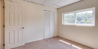 Available August 2026 - 3 Bedroom Home w/ Central AC & Spacious Yard! Gallery 16