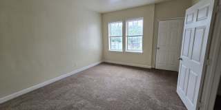 302 E Wythe St Gallery 17