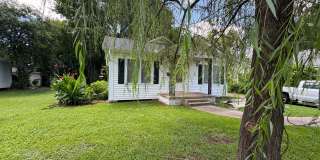 Super cute and close to Querbes Park.... Super cute and close to Querbes Park.... Gallery 3