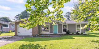 Granite Counters, Large Deck & Huge Backyard – This One Has It All! Gallery 1