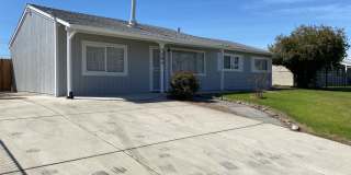 Cozy Home on a Huge Lot Gallery 1