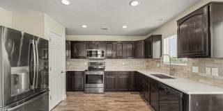 Fantastic Home in the Desirable Sterling Hills Neighborhood Gallery 12