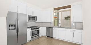 Exceptional 3 bdrm+office Modern Townhome Gallery 6