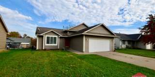 Desirable Riverwoods Ranch Home Gallery 1