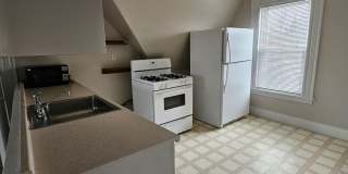 260 Laurel St Gallery 10