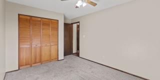 Beautiful 4 bed, 2 bath on Cul-de-sac  w/ large yard available in Central Loveland Gallery 18