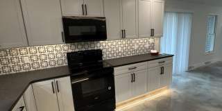 5 Bed 4 Bath Home fenced yard Gallery 14