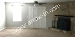 Great 2 Bed Townhome with 2.5 Baths and a Fenced Backyard! Gallery 7