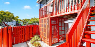 18 CROSSINGS Circle Gallery 5