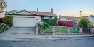 Single-Story Vallejo 3BR on HUGE Lot! 4-Car Parking, Covered Patio 15 Min to Napa! Single-Story Vallejo 3BR on HUGE Lot! 4-Car Parking, Covered Patio 15 Min to Napa! Gallery 1