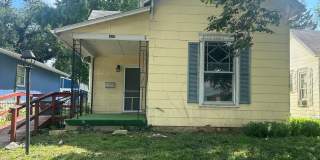 SUBLEASE: 2 Bedroom 1 Bath House Available in Connersville Gallery 1