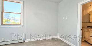 227 Washington Ave Gallery 27