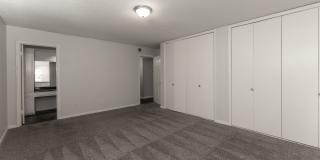 Colonial Apartments Gallery 68