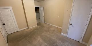 Room in 3 Bedroom Home at Brooks St Gallery 9