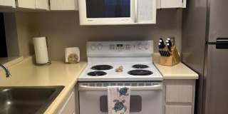 2 Bedroom Condo with One Car Garage Gallery 35