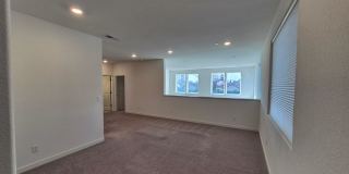 Gorgeous 4 Bedroom 3.5 bath with loft Gallery 28