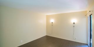 Stunning Updated 2BD/2BA Condo in Signal Hill AVAILABLE FOR IMMEDIATE MOVE IN Gallery 9