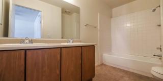 CUTE 2 BEDROOM CONDO! Gallery 11
