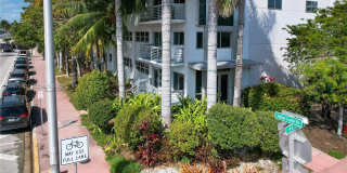 4332 Collins Ave Gallery 13