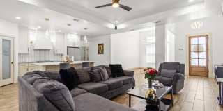 12370 W University Blvd Gallery 13