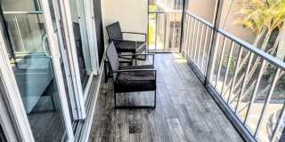 Annual furnished/Seasonal/short term 2 bedroom 1 1/2 bath top floor, renovated condo near Siesta Key! Gallery 12