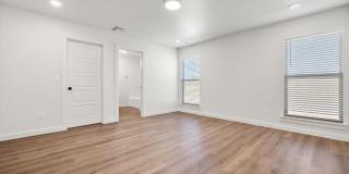 1/2 OFF ONE MONTHS RENT! Gallery 22