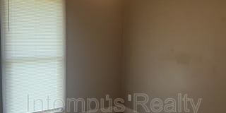 229 Deaderick Ave Gallery 28