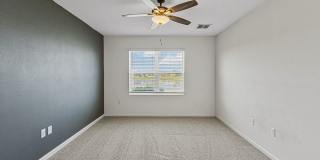 For Rent: Lakefront 4-Bedroom 2-Bathroom Home in Lakeside Palms Gallery 18